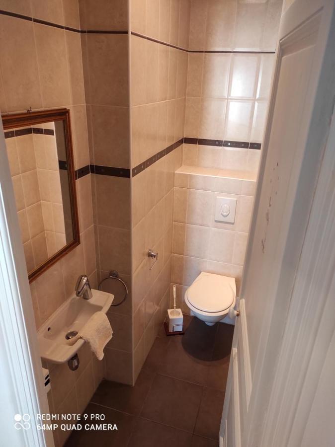 Pretty And Quiet Top Floor 2 Bedroom Flat In The Port Area Of ニース エクステリア 写真